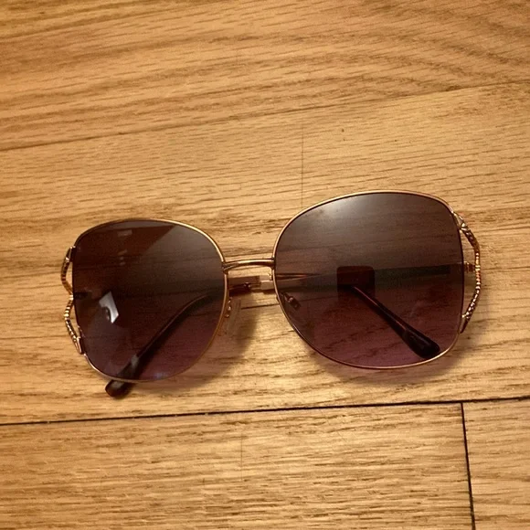 Like New!✨Sunglasses New in: fresh additions to the Kendra Scott Sunglasses  main image 4